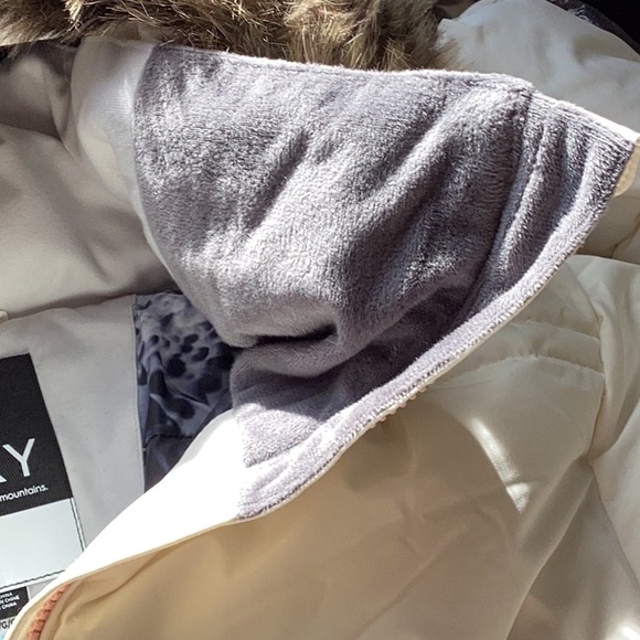 NWT ROXY CREAM AND PINK QUINN SNOWBOARD JACKET SIZE L - Picture 9 of 12